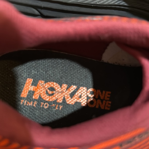 Men’s Hoka One One Black and Orange Sneakers. Men’s size 8.5/ women’s size 10. - Picture 5 of 8